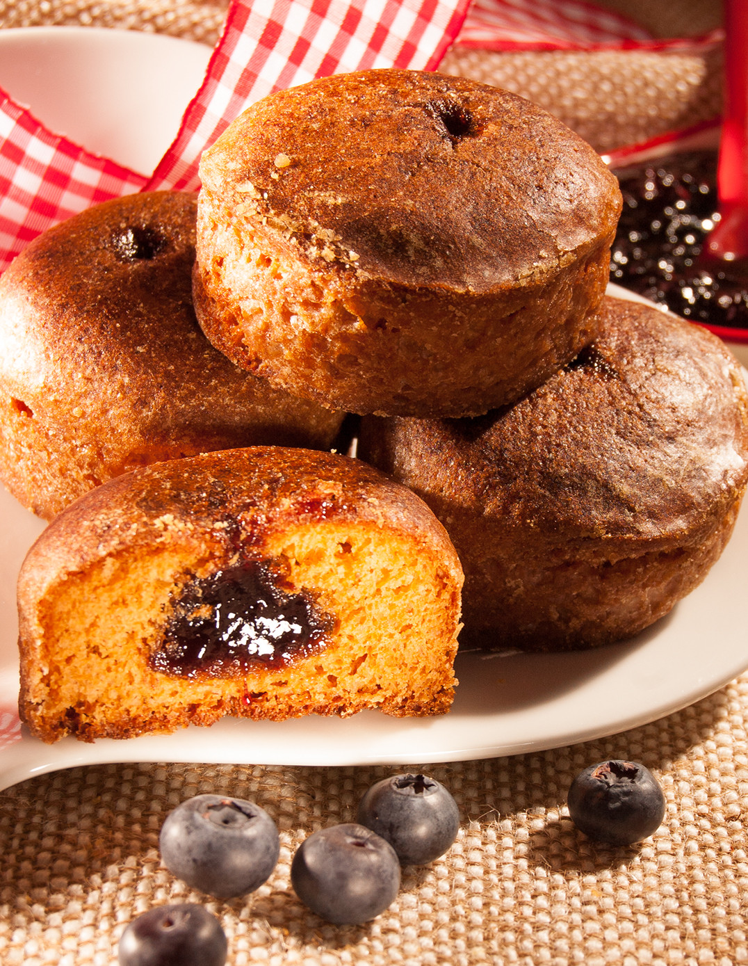 6 Nonnette honey cakes with blueberry filling
